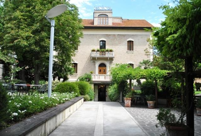 Deco Hotel Perugia Exterior photo